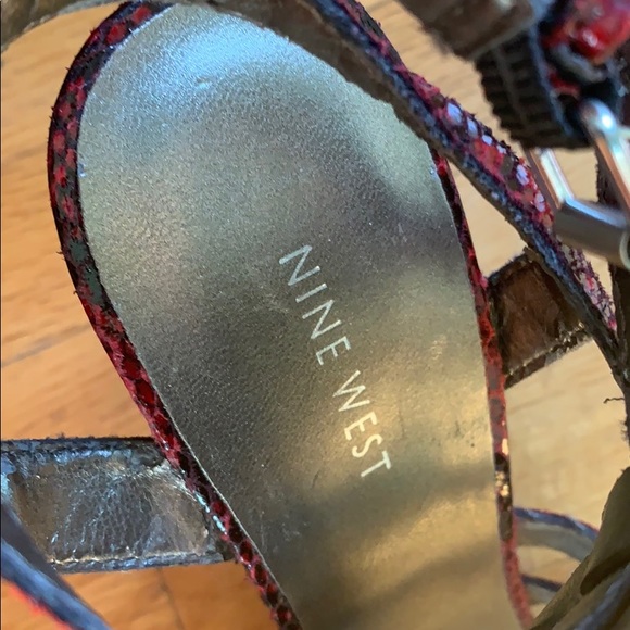 Nine West wedge red snake skin - Picture 4 of 4